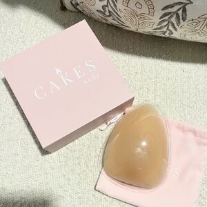 Cakes | grippy triangles™ Silicone Pad | Size OG (B-DD) | Honey